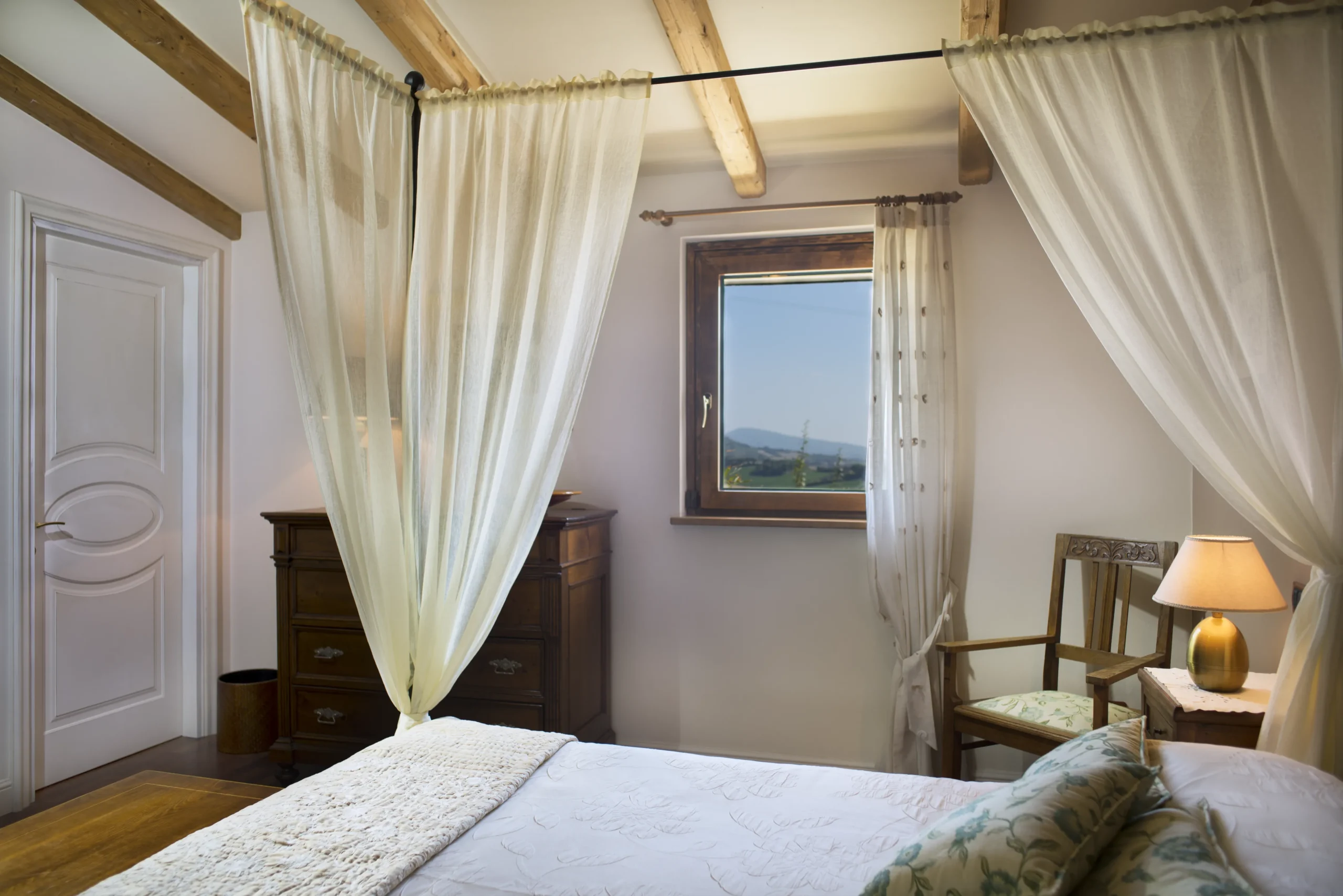 Verna Camera 1-large